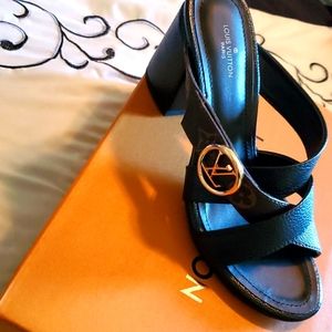 New leather LV style sandals black & Brown size 37  or 7